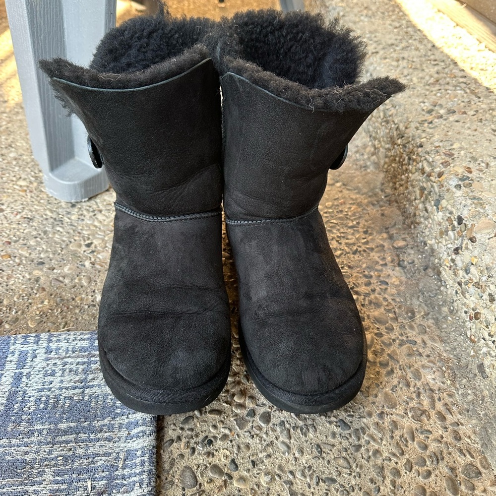 Black Short Uggs With Button - image 1